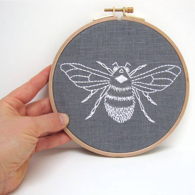 Bee Embroidery Kit: Grey/White
