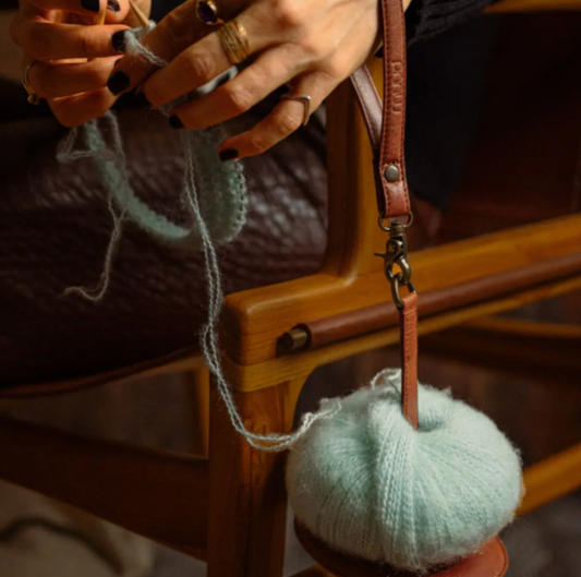 muud Gyrit Yarn Holder - Rich Browns